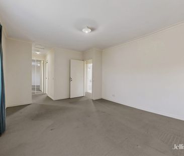 Partially furnished home in Balwyn High School Zone - Photo 4