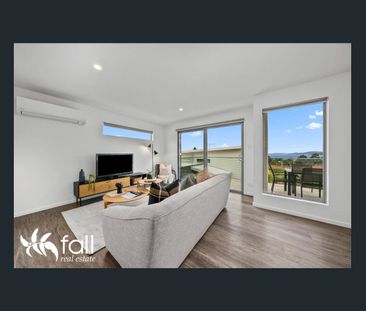 Executive Townhouse - Photo 3