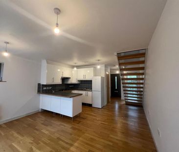 2 bedroom terraced house to rent - Photo 2
