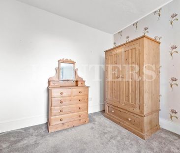 3 bedroom flat to rent - Photo 5