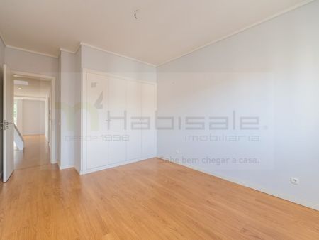 Carcavelos e Parede, Lisbon - Photo 3