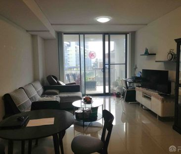 Large unfurnished one bedroom + study ( study room with door) for l... - Photo 2