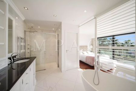 Location Maison 8 pièces 223m² CANNES 06400 - Photo 5