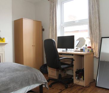 Montague Road (3 bed) - Photo 2