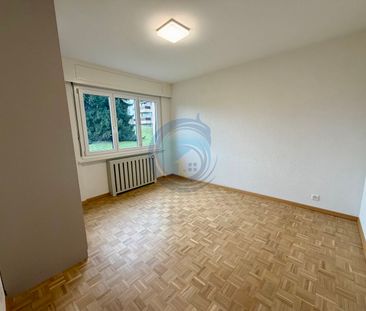 MAGNIFIQUE APPARTEMENT RÉNOVÉ DE 3,5 PIÈCES AVEC GRAND BALCON - Foto 6