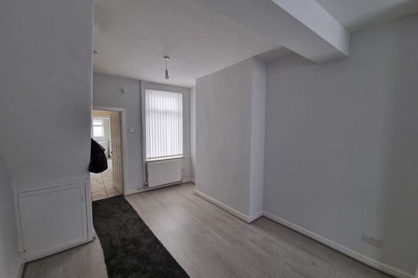 Day Street - Photo 1