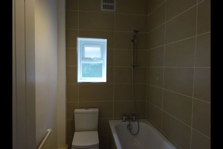 Room in a Shared Flat, Palmers Green, N13 - Photo 2