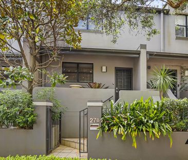 Freshly Painted Large Open Plan Two Bedroom Townhouse - Photo 6