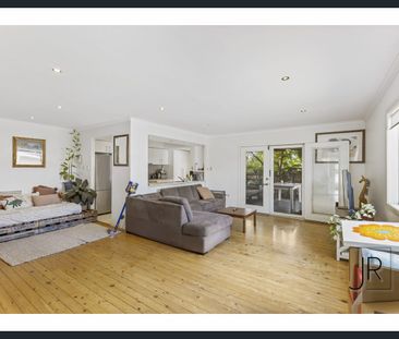 Modern villa in exclusive Florida Gardens pocket - Photo 1