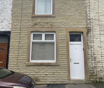 2 bed terraced house to rent in Grange Street, Burnley, BB11 - Photo 1