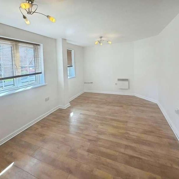 Moorland Green, Gorseinon, SA4 - Photo 1