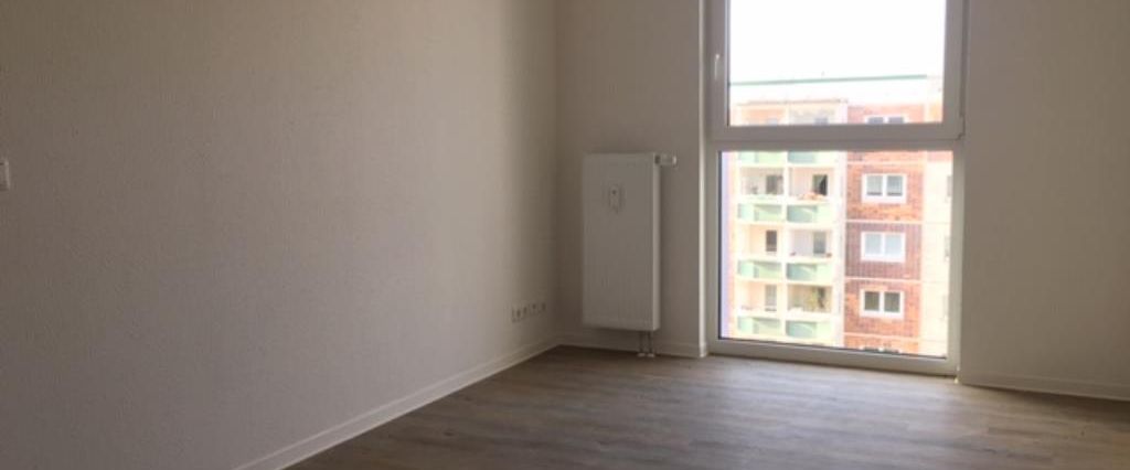 Geräumige 2-Zimmer-Wohnung mit EBK und Balkon in Stadtnähe! - Foto 1