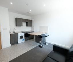 Lime House, Ring Way - Photo 1