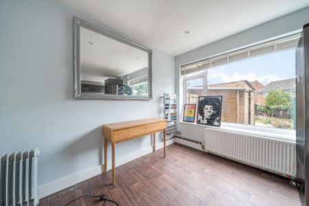 3 bedroom terraced house to rent - Photo 2