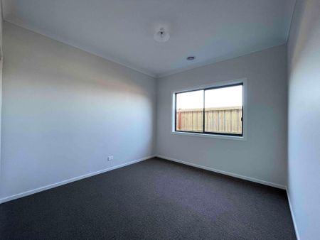 Beautiful Abode with All the Convenience - Photo 5