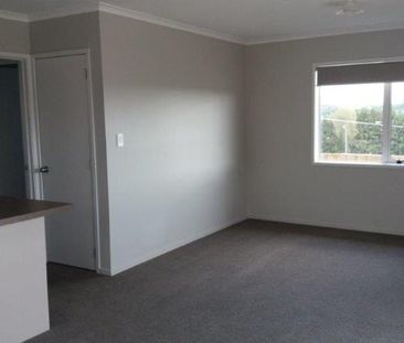 ELENA PLACE, WELCOME BAY (2bed) - Photo 2