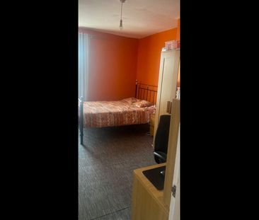 2 Bed Flat, Stapleton Road, BS5 - Photo 5