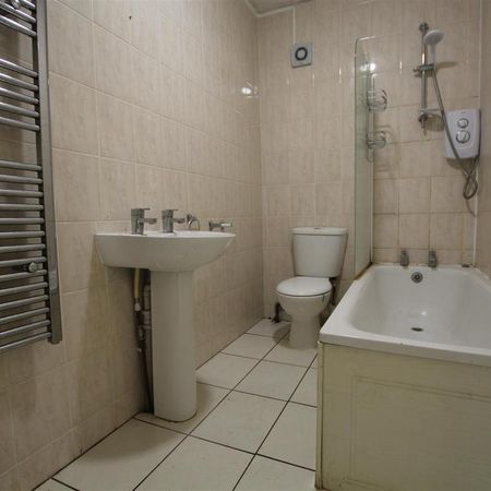 1 bedroom flat to rent - Photo 4