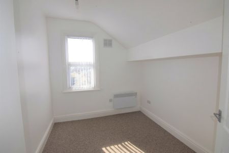 To Let 2 Bed Apartment - Photo 5