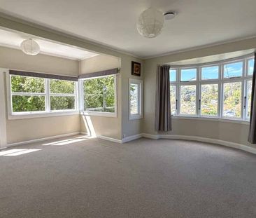 Character-Filled 4 Bedroom Family Home with Stunning Nelson Views - Photo 1