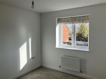 3 bedroom semi-detached house to rent - Photo 4