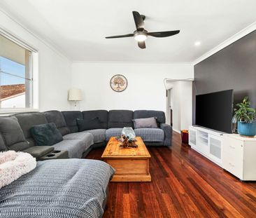 Ideal Family Home in Taree West - Photo 2