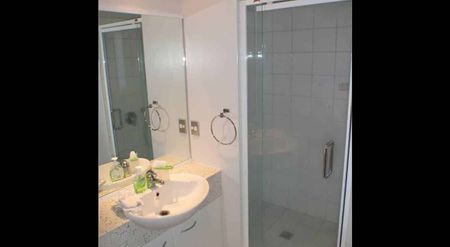 Sunny north facing apartment whiteware & water inc - Photo 5