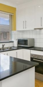 Renovated North Facing Apartment - Photo 3