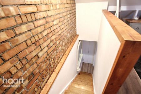 4 bedroom terraced house to rent - Photo 4