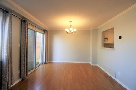 For Lease - 355 Crowder Boulevard, Newmarket, Ontario - Photo 2