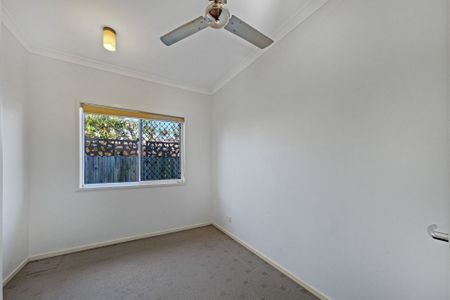 4-Bedroom Home in Highly Desired Kawana Forest&excl; - Photo 5