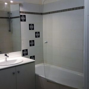 location Appartement T2 DE 51.6m² À VELIZY-VILLACOUBLAY - Photo 2