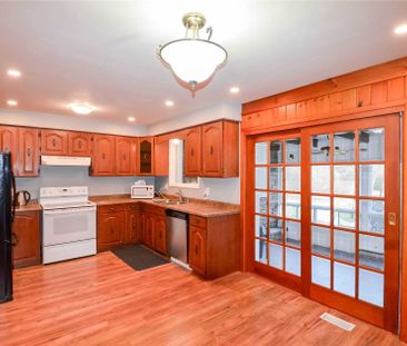 For Lease - 915 Athol Street, Whitby, Ontario - Photo 6