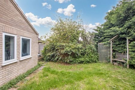 *SHORT TERM TENANCY* 3-Bedroom Semi-Detached Bungalow - Photo 2