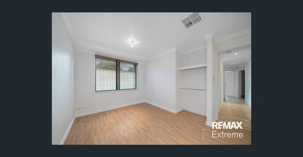 Spacious 4x2, Study and Below Ground Pool BE QUICK! - Photo 1