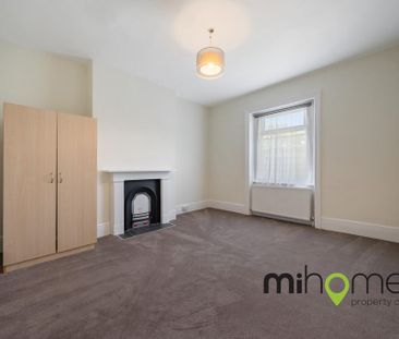 3 bedroom ground floor flat to rent - Photo 2