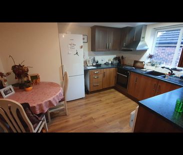2 Bed Flat, Withington Road, M16 - Photo 1