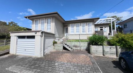 Large Family Home - Photo 5