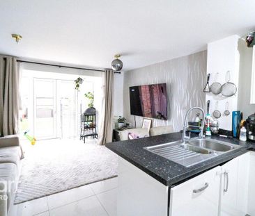 4 bedroom townhouse to rent - Photo 2
