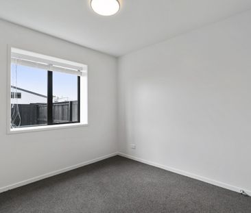Make yourself at Home – 4045 Great North Road - Photo 3