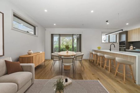 Stylish Townhouse Offering Effortless Modern Living - Photo 3