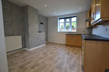 3 bedroom semi-detached house to rent - Photo 5