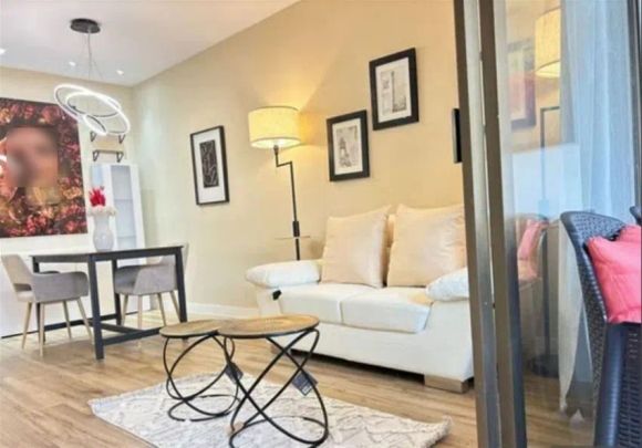 Alquiler de piso en Calle Londres - Photo 1