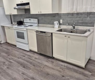 221 Gardenbrooke Trail #Lower - Photo 2