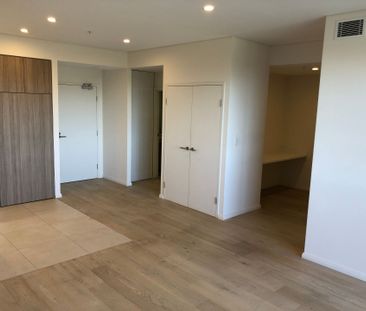 Ultra modern one bedroom apartment - Photo 4