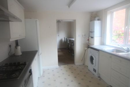 1 bedroom in a house share to rent - Photo 5