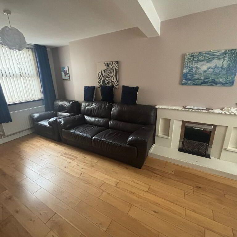 ROOMS TO RENT, 17 Alfred Street, - Utilities Included. Derry/Londonderry, Waterside, BT47 6DZ - Photo 1