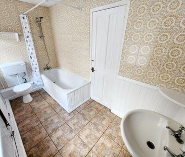 25 Cedar Avenue, Antrim Road, North Belfast, BT15 5AS - Photo 1