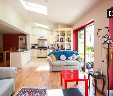 Snug room for rent in 3-bedroom house, Knocklyon, Dublin - Photo 3
