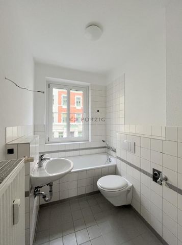 Sonnig. Hell. Perfekt für Singles – Wohnung mit Balkon - Photo 4